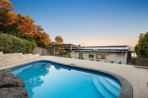 Ellerina Sea Vista Luxury Family Retreat With Sauna, Pool, Amazing Water Views, Walk To Beach - Australian Directory 0