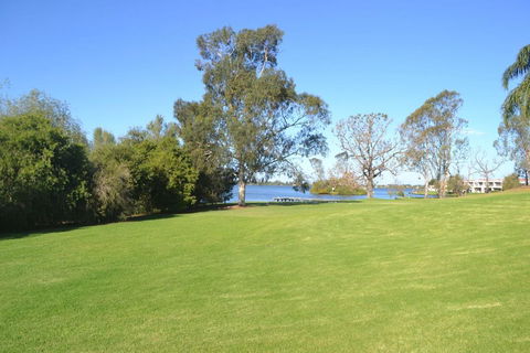 ELSINOR Townhouse 10 Mulwala - Australian Directory 2
