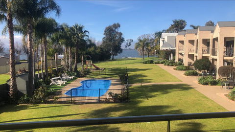 ELSINOR Townhouse 2 - Australian Directory 3