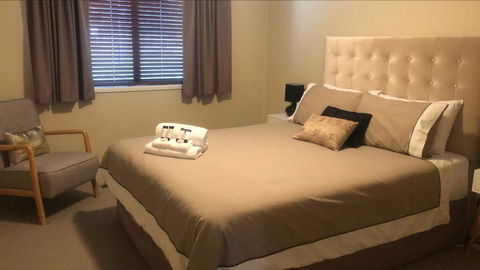 ELSINOR Townhouse 2 - Australian Directory 1