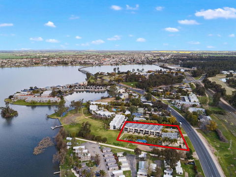 ELSINOR Townhouse 3 Mulwala - Australian Directory 3