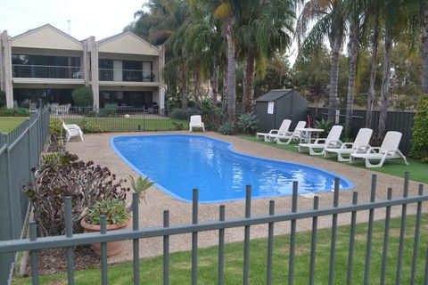 ELSINOR Townhouse 4 Mulwala - Australian Directory 2