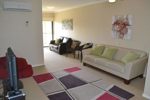 ELSINOR Townhouse 8 Mulwala - Australian Directory 3