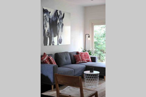 Elwood Beach House - Australian Directory 1
