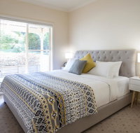 Emerald Cottage - Australian Directory