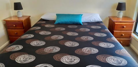 Emerald Motel Apartments - Australian Directory 3