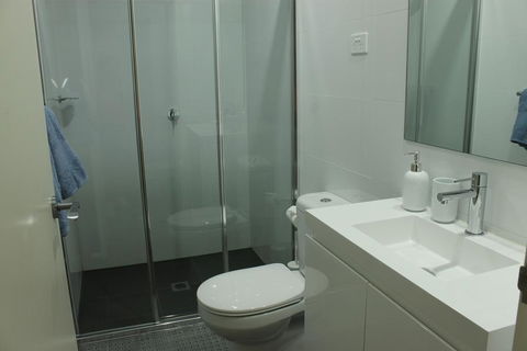 Enjoyable Holiday Home For Group Six - Australian Directory 2