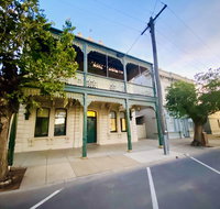 Entire Townhouse in Heart of Echuca's Port CBD - 15 guest capacity - Australian Directory