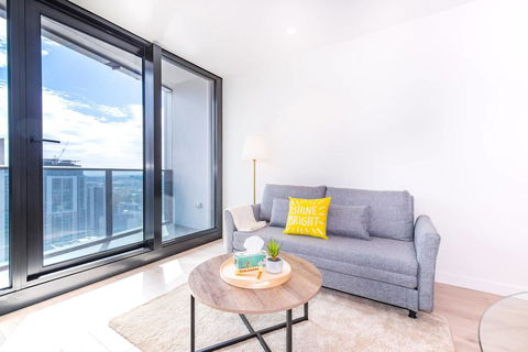 EQ Tower Luxury 1 Bedroom Central Melbourne - Australian Directory 2