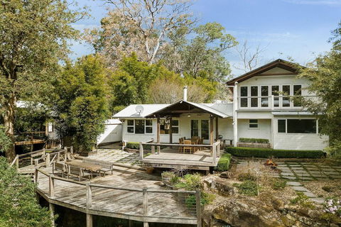 Equanimity - Beautiful Character Filled House! - Australian Directory 0