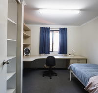 Erica Underwood House 6 Bedroom Flat - Australian Directory