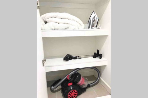 ESQ Astonishing 3BD Apartment 1 Min From Train Station - Australian Directory 3