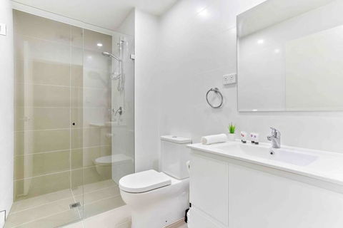 ESQ Astonishing 3BD Apartment 1 Min From Train Station - Australian Directory 2