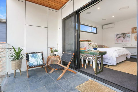 Eternity 141 - Room With Private Bathroom, Balcony Bed & Breakfast - Australian Directory 0