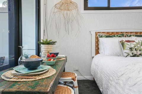 Eternity 141 - Room With Private Bathroom, Balcony Bed & Breakfast - Australian Directory 3