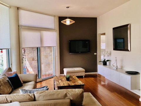 Exclusive Anglesea River Beach Apartment - Australian Directory 0
