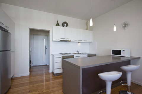 Exclusive Anglesea River Beach Apartment - Australian Directory 1