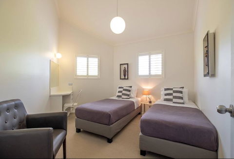 Fabulous Kangaroo Point 3 Bedroom Apartment - Australian Directory 1