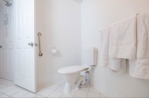 Fabulous Kangaroo Point 3 Bedroom Apartment - Australian Directory 2