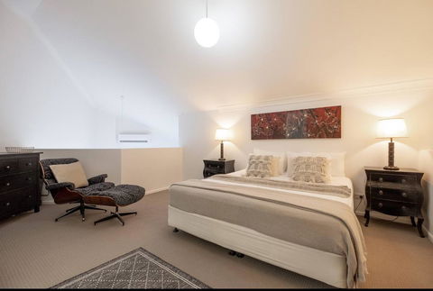 Fabulous Kangaroo Point 3 Bedroom Apartment - Australian Directory 0