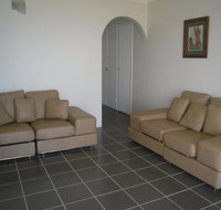 Fabulous location - Ground Floor Waterfront Unit Clearview Apartments - Australian Directory