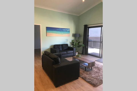 FAIRVIEW COTTAGE 25B - Waterfront Accommodation - Australian Directory 1