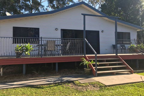 FAIRVIEW COTTAGE 25B - Waterfront Accommodation - Australian Directory 2