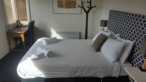 Fish Creek Hotel - Australian Directory 2