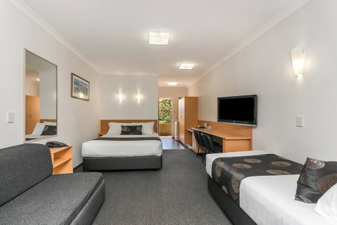 Flag Motor Lodge - Australian Directory 3