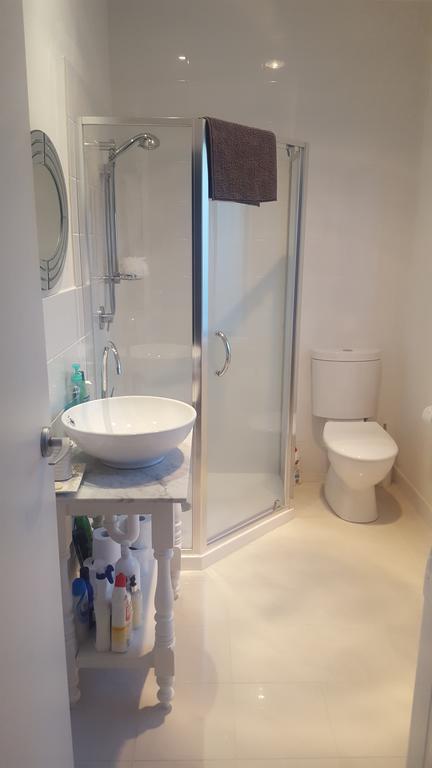Flat In Heart Of Griffith - Australian Directory 2