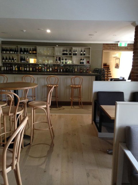 Francis Phillip Motor Inn And The Lodge - Australian Directory 3