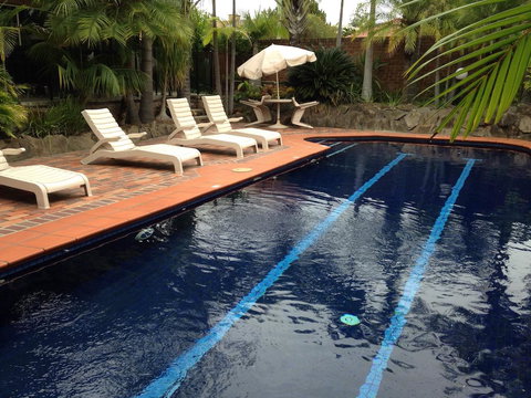 Francis Phillip Motor Inn And The Lodge - Australian Directory 2