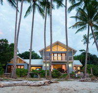Frangipani Beach House - Newell Beach - Australian Directory