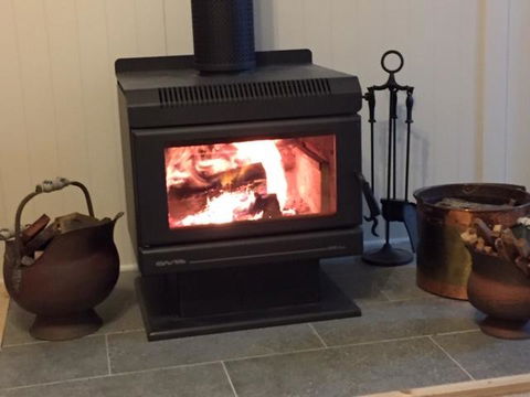 FROGGIES HOLIDAY HOUSE - Australian Directory 2