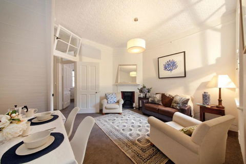 FUN TIMES In HUGE House 1 Minute To SYDNEY HARBOUR - Australian Directory 0