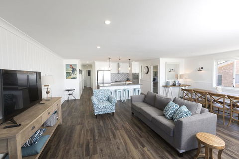 FYNE SHORES - Australian Directory 2