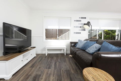 FYNE SHORES - Australian Directory 3