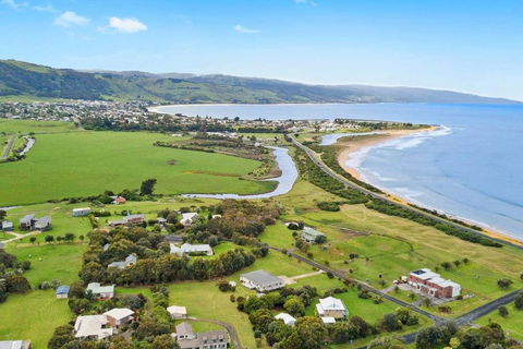 GALBRAITH BEACH STUDIO 3 - Australian Directory 2