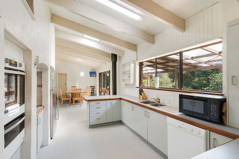 Getaway South Coast - Holiday House With Pool - Australian Directory 0