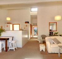 Gibraltar Getaway - cute comfortable  close to town - Australian Directory