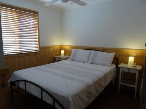 Glasford Crescent 7 KIOLOA - Australian Directory 3