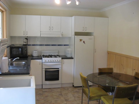 Glasford Crescent 7 KIOLOA - Australian Directory 1