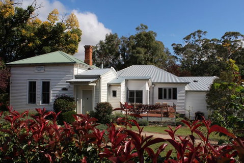 Glenburn House - Australian Directory 0