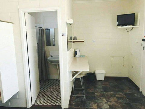 Glossop Motel - Australian Directory 1