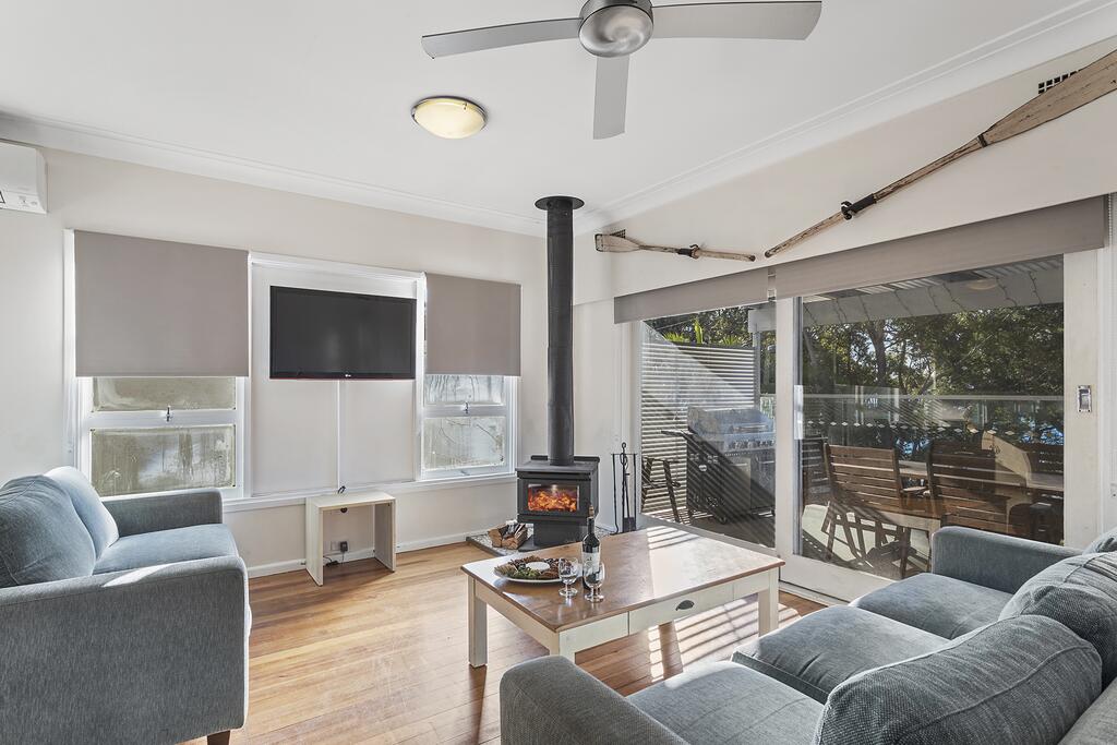 Nelson Bay NSW Australian Directory