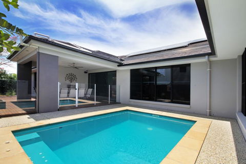 Grand Parade - Australian Directory 0