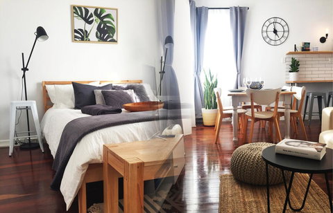 Great Comfort & Style In Central Location - Australian Directory 0