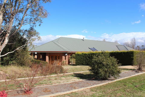 Gundaroo Manor Bed & Breakfast - Australian Directory 0