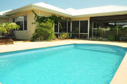 Halls Head Holiday Home - Australian Directory 0