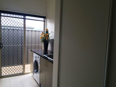 Hampton On Toner - Australian Directory 3